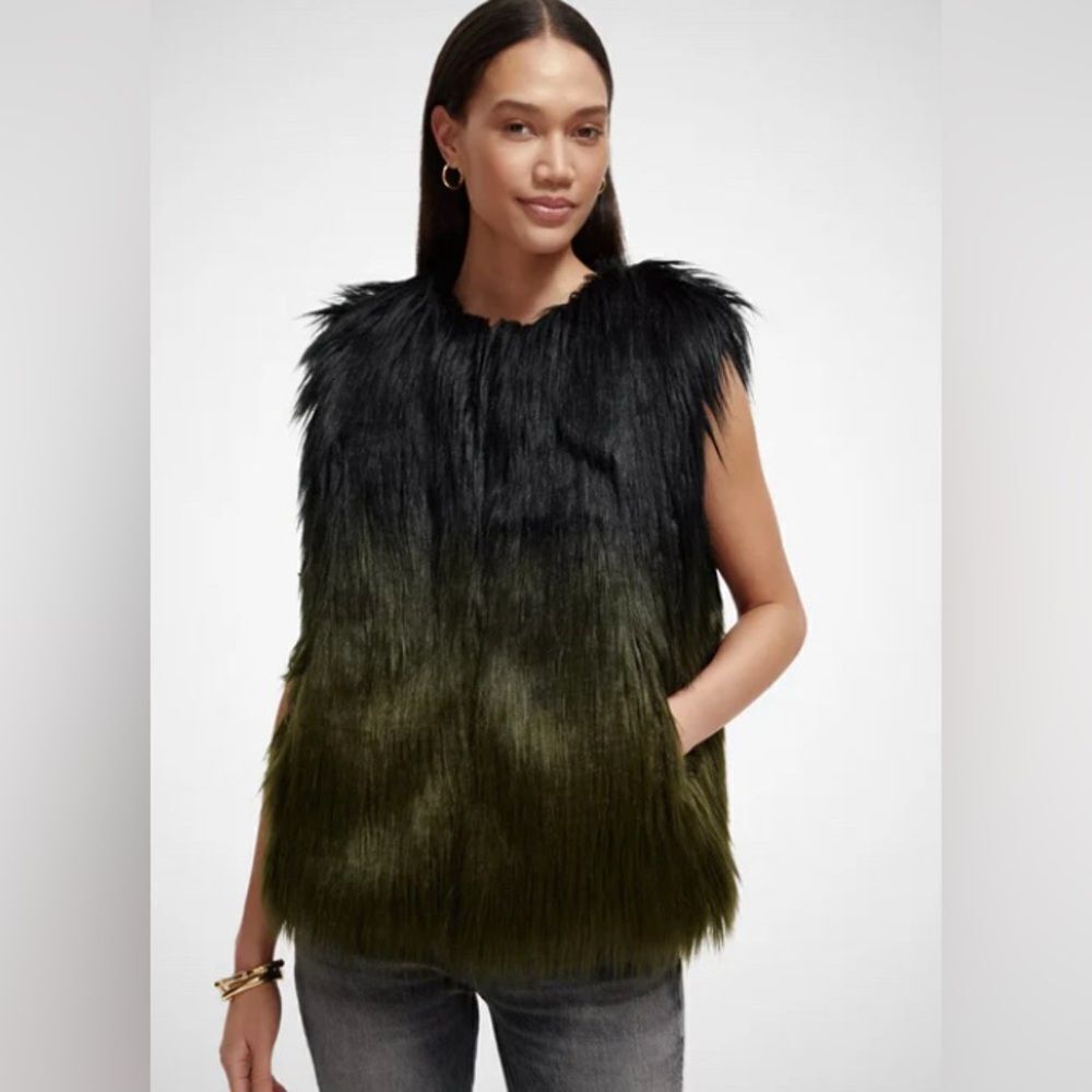🛍️Superdry Black Faux Fur Gilet/ Vest
